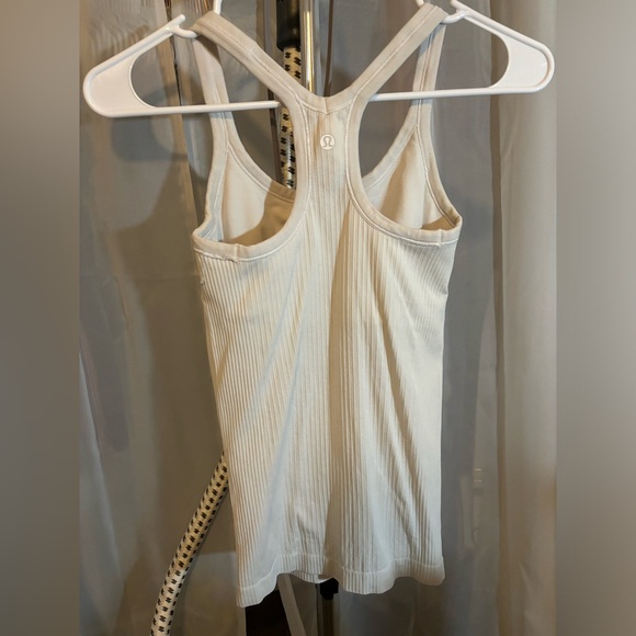 Lululemon top - Picture 2 of 2